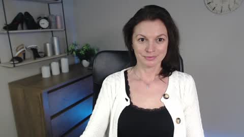 Vivian online show from 7, 2, 2025