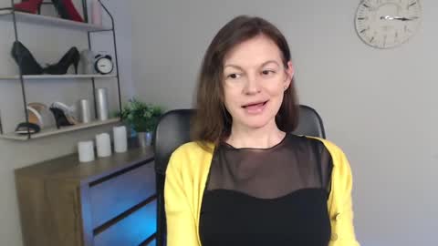 Vivian online show from 4, 3, 2025