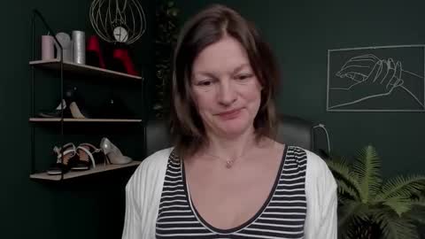 Vivian online show from 22, 11, 2025