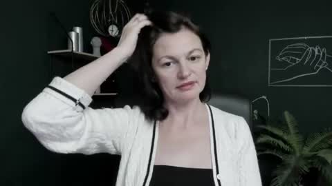 Vivian online show from 9, 7, 2026