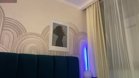 Vivian Evans online show from 30, 3, 2026