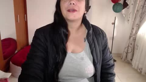 vivian_milf_paint online show from 19, 12, 2025