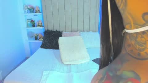 Vivian Monroe online show from 6, 1, 2025