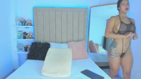 Vivian Monroe online show from 30, 1, 2025