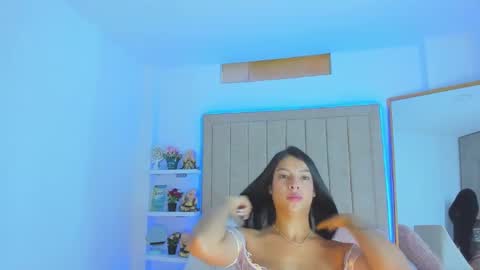 Vivian Monroe online show from 15, 2, 2025