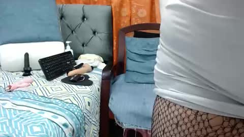 ViviannaJhonson online show from 10, 4, 2026