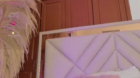 Snapshot of vivianne_scott chatting on 20, 7, 2026 Vivi online show from 20, 7, 2026