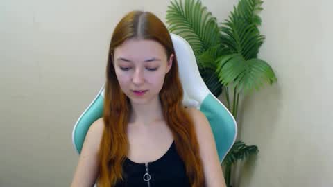 Snapshot of vivien_leight chatting on 6, 2, 2025 Vivien online show from 6, 2, 2025
