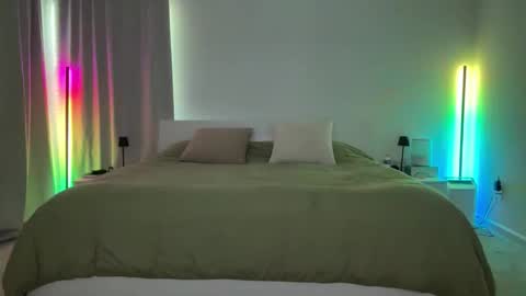 Snapshot of vivienne_online chatting on 13, 11, 2025 vivienne online online show from 13, 11, 2025