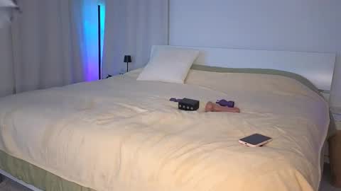 Snapshot of vivienne_online chatting on 21, 11, 2025 vivienne online online show from 21, 11, 2025