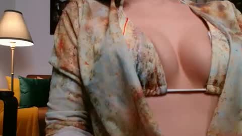 Vivienne online show from 16, 4, 2026