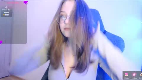 vivivivikkie online show from 3, 12, 2025