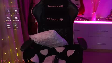 vixxxiee online show from 2, 3, 2025