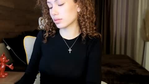 Snapshot of voxlesss chatting on 18, 7, 2026 Lily online show from 18, 7, 2026