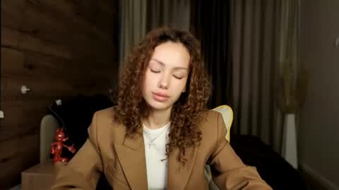 Snapshot of voxlesss chatting on 31, 7, 2026 Lily online show from 31, 7, 2026