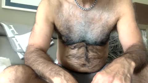 Enjoy guys of all ages if you are not on cam please dont ask for requests if i dont respond dont think im ignoring you i online show from 28, 2, 2025