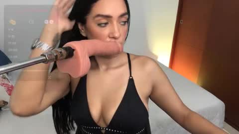 vsantini_ online show from 13, 12, 2024