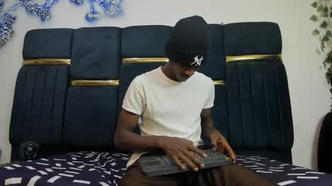 Snapshot of vsleyandlunaper chatting on 27, 3, 2026 vsleyandlunaper online show from 27, 3, 2026