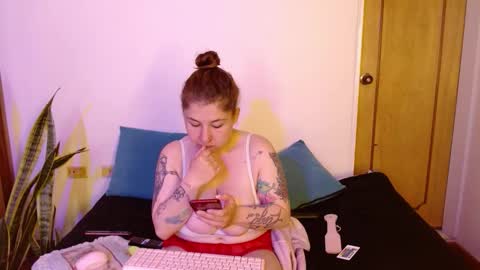 kitty SUPORT ME AND MY BABY SINGLE MOMY online show from 31, 10, 2025
