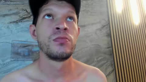 Snapshot of wade_wilsoon2 chatting on 17, 10, 2025 Wade online show from 17, 10, 2025