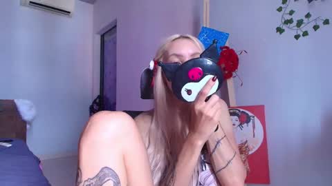 Snapshot of waifu_exe chatting on 16, 5, 2026 Waifu exe online show from 16, 5, 2026