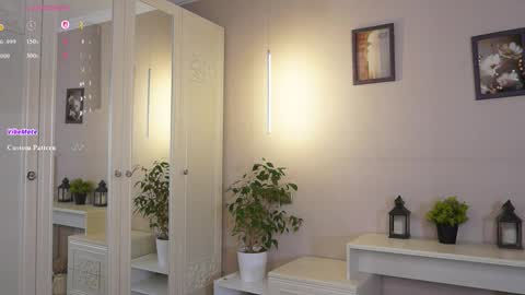  Lina online show from 4, 12, 2025