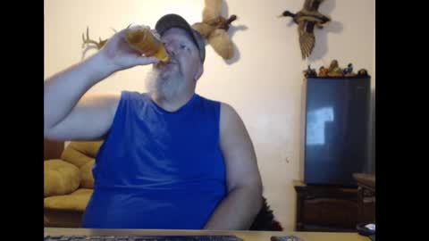 Snapshot of walkingbird chatting on 19, 10, 2025 walkingbird online show from 19, 10, 2025