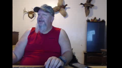 Snapshot of walkingbird chatting on 24, 10, 2025 walkingbird online show from 24, 10, 2025