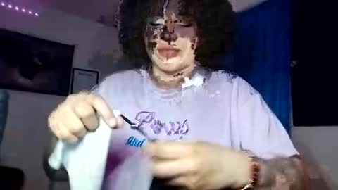 Snapshot of wallace_juli chatting on 15, 4, 2026 Juli online show from 15, 4, 2026