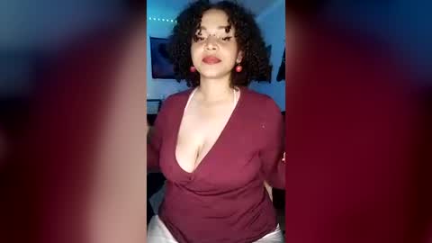 Snapshot of wallace_juli chatting on 8, 7, 2026 Juli online show from 8, 7, 2026