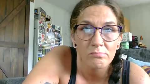 Snapshot of wallflower2727 chatting on 1, 7, 2026 Fuck Marie i dunno online show from 1, 7, 2026