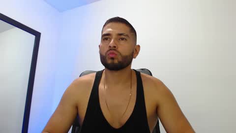 Snapshot of walter_brownn01 chatting on 18, 1, 2025 WALTER BROWN online show from 18, 1, 2025