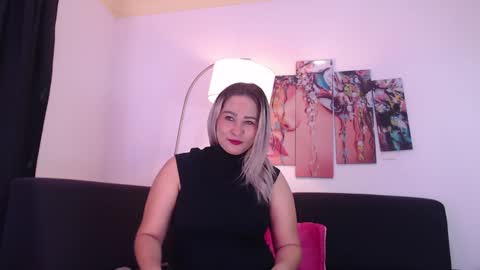 Snapshot of wandahairymilf chatting on 23, 1, 2025 Wanda online show from 23, 1, 2025
