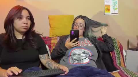 Snapshot of waningrosee chatting on 16, 9, 2025 Waningrose Lu online show from 16, 9, 2025