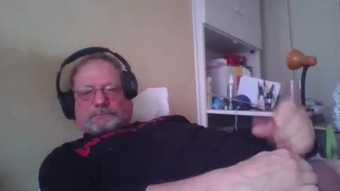 Snapshot of wanky357 chatting on 9, 2, 2026 Tibo Love online show from 9, 2, 2026