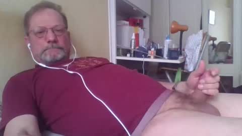 Snapshot of wanky357 chatting on 9, 3, 2026 Tibo Love online show from 9, 3, 2026