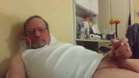 Snapshot of wanky357 chatting on 17, 4, 2026 Tibo Love online show from 17, 4, 2026