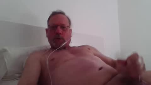 Snapshot of wanky357 chatting on 27, 4, 2026 Tibo Love online show from 27, 4, 2026