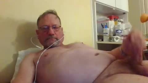 Snapshot of wanky357 chatting on 29, 4, 2026 Tibo Love online show from 29, 4, 2026