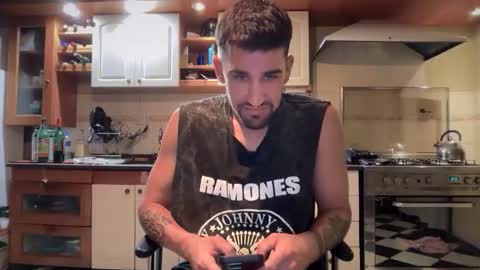 wearetwo online show from 22, 12, 2025