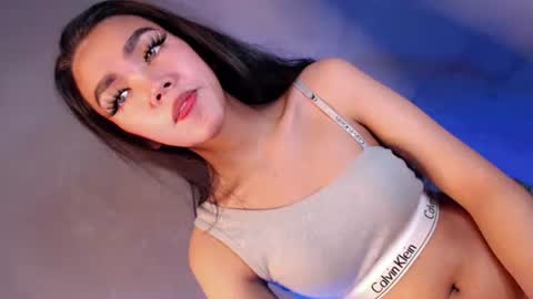 Snapshot of water_lily28 chatting on 5, 10, 2025 Isla Fox online show from 5, 10, 2025