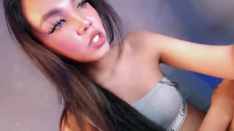 Snapshot of water_lily28 chatting on 7, 10, 2025 Isla Fox online show from 7, 10, 2025