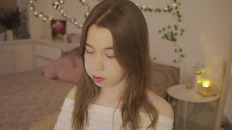 Snapshot of watermelon_sugar_ chatting on 6, 3, 2026 Tess Pls support me with Can we reach 155 my favorite number online show from 6, 3, 2026