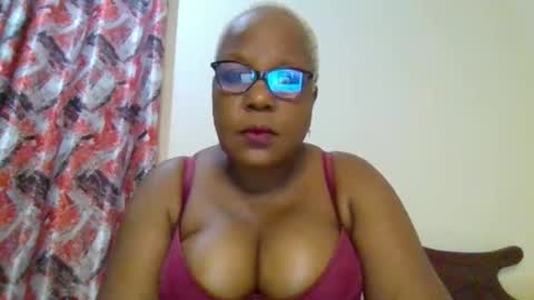 Snapshot of weaverbird25 chatting on 10, 2, 2026 weaverbird25 online show from 10, 2, 2026