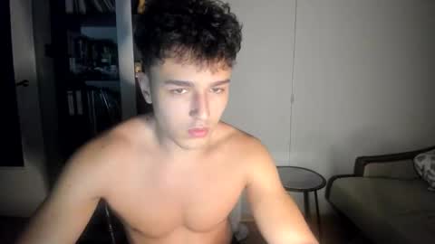 Snapshot of wee_willy_winky chatting on 10, 6, 2026 wee_willy_winky online show from 10, 6, 2026