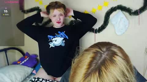 Snapshot of wehavepussies chatting on 14, 12, 2025 rixsy and ricky online show from 14, 12, 2025