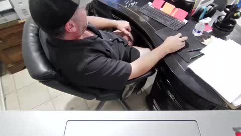 wes40960 online show from 10, 10, 2025