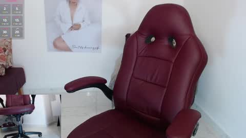 Snapshot of wet_liss chatting on 21, 12, 2024 Diva online show from 21, 12, 2024