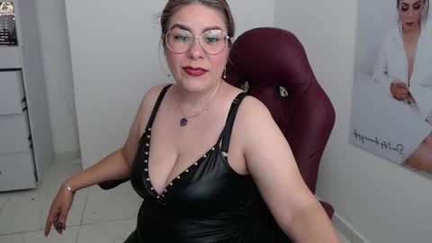 Snapshot of wet_liss chatting on 31, 12, 2024 Diva online show from 31, 12, 2024
