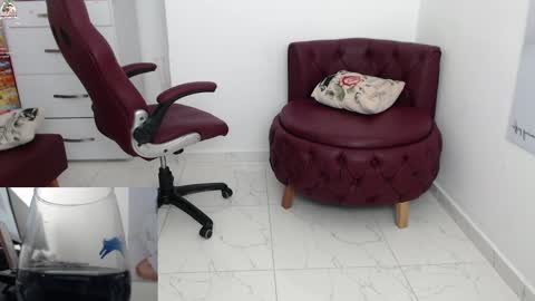 Snapshot of wet_liss chatting on 3, 1, 2025 Diva online show from 3, 1, 2025